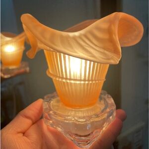 Vintage frosted Peach colored Calla lily style Glass table Lamp 1990s
